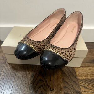 NIB Taryn Rose Leopard Print Ballet Flats with Black Toe Cap